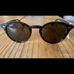 Ray Ban Classic Black Sunglasses NWT